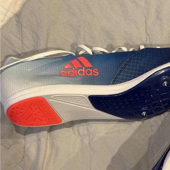 New WOB Adidas Distancestar mid distance spikes - Picture 2 of 2